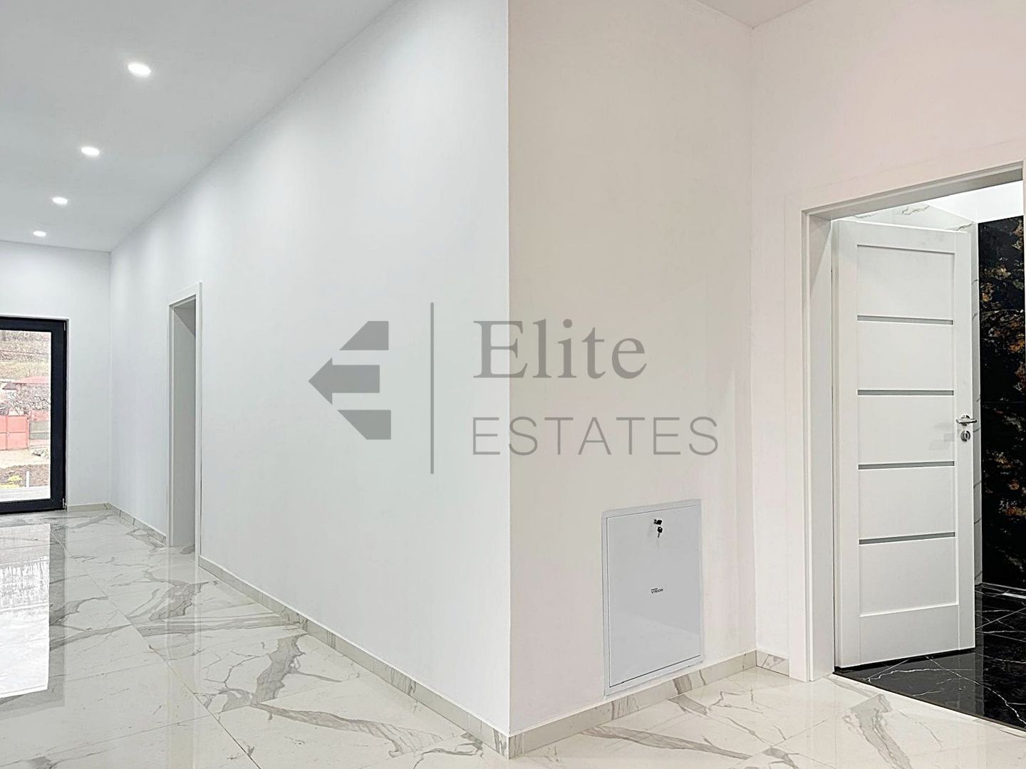 Casa cu teren 830 mp in zona Dealuri Oradea - Poză 3