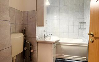 Apartament cu 3 camere DECEBAL - Poză 9