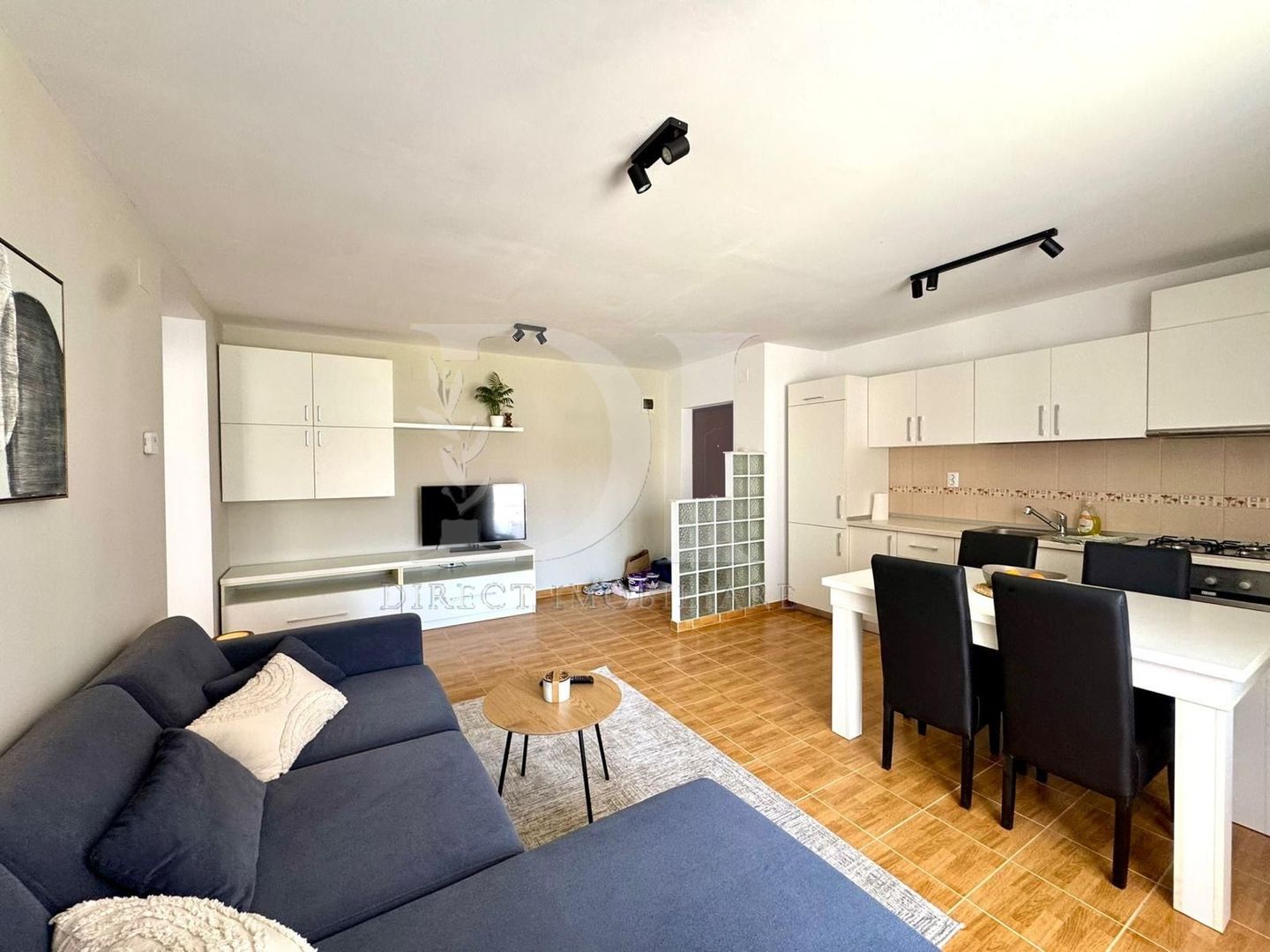 Apartament doua camere / Parcare / Zona Eroilor - Poză 2