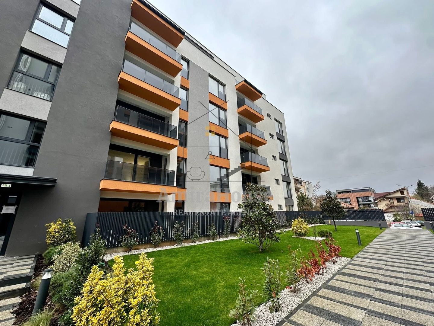 Apartament 2 camere 46 mp, finisat, Intre Lacuri - Poză 1