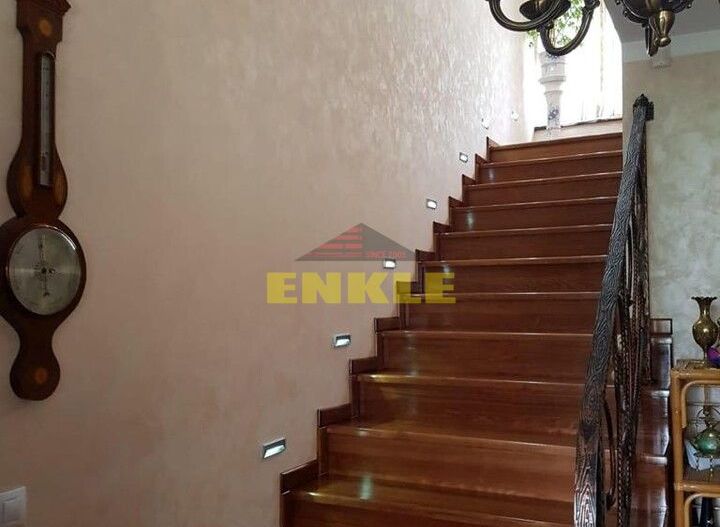 Casa , P+1+teren, 700 mp,zona Calea Nationala ,pret 320000 Euro Negociabil - Poză 1