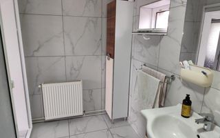 Casa Baicoi Central 125 mp s.u. 1364 mp teren. - Poză 8