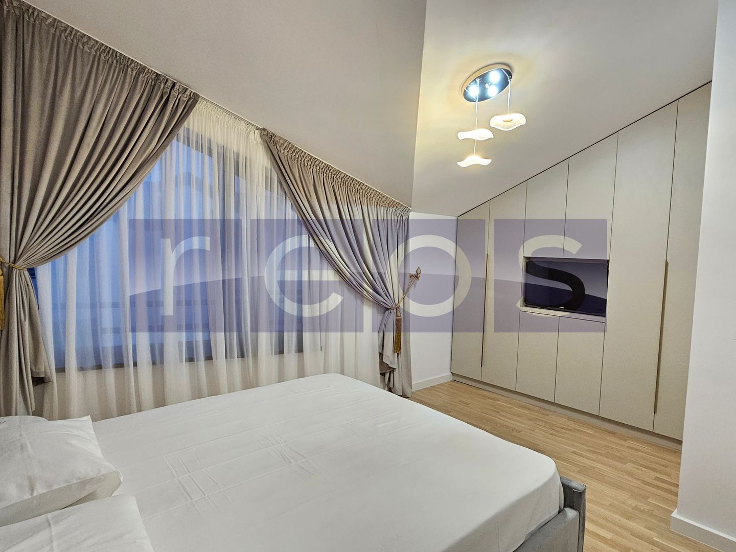 INCHIRIERE VILA 130 MP | MOBILATA-UTILATA | 5 CAMERE | PARCARE | CURTE - Poză 7