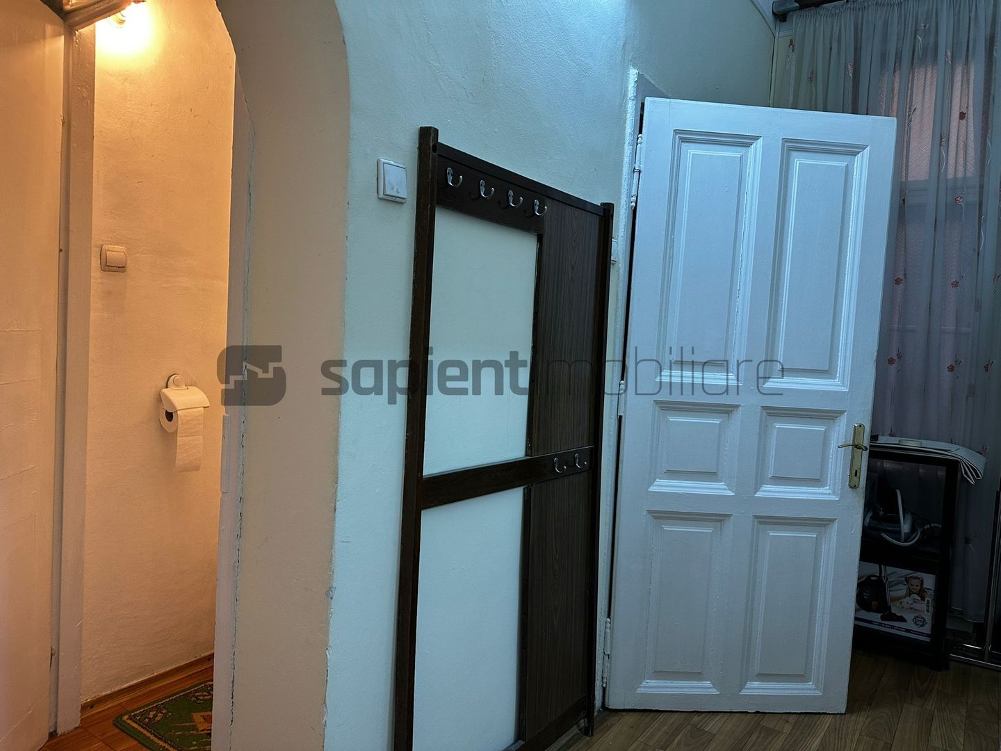 Apartament la casa cu 4 camere si acces auto, ultracentral - Poză 10