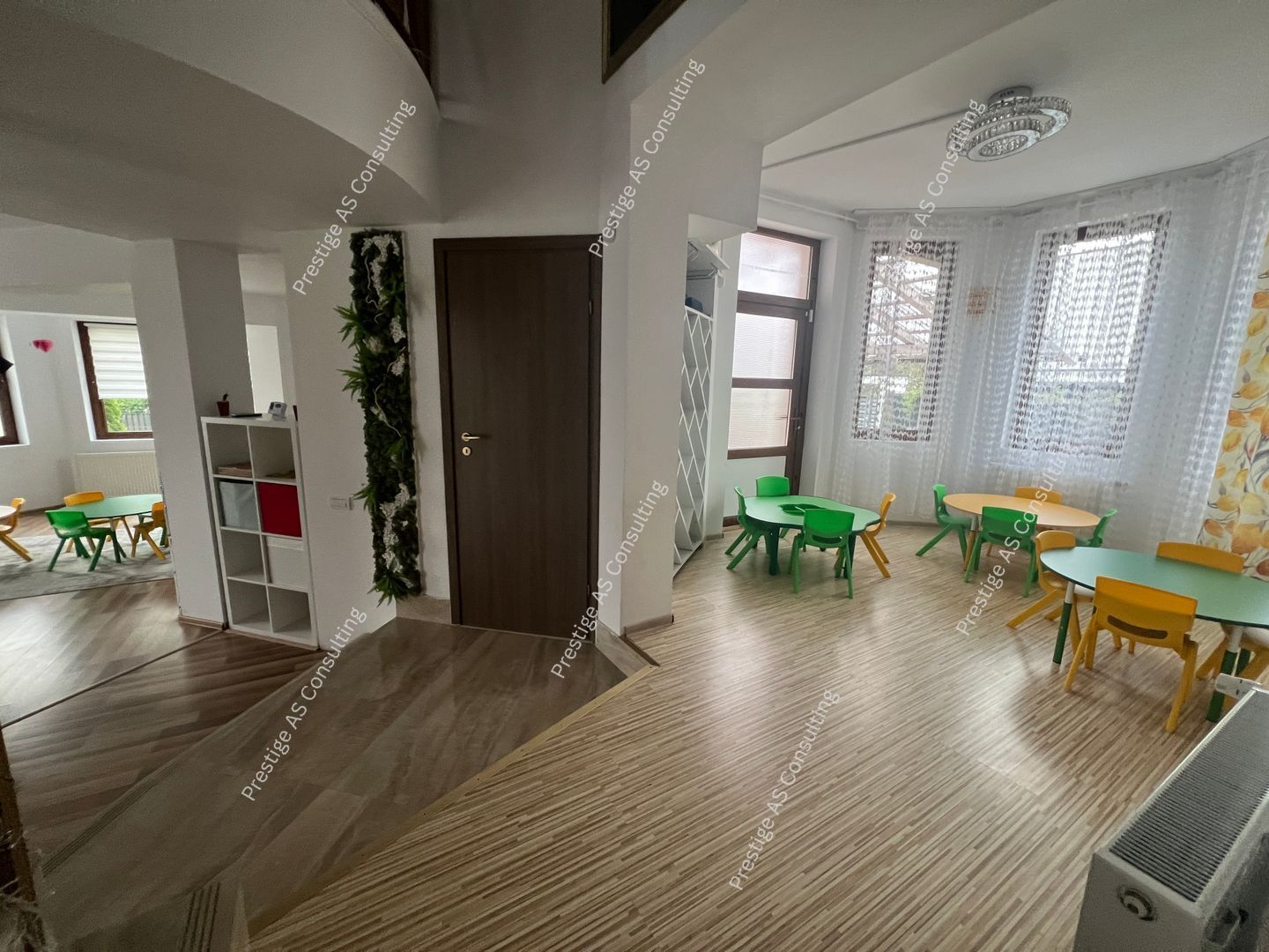 Casa 7 incaperi + Anexe | 1420mp Teren | La Intrare in Dumbravita - Poză 4