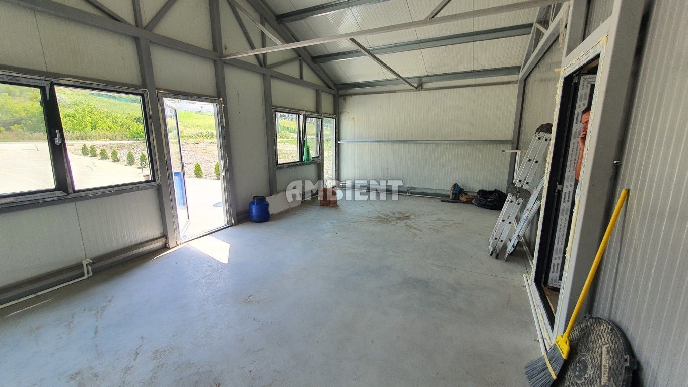 DE ÎNCHIRIAT - HALĂ 200 mp + parcare 300 mp, Str. CĂLUGĂRENI; - Poză 3