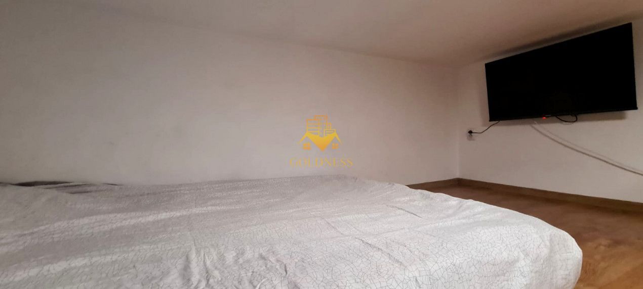 1 camera, Piata Unirii, Piata Muzeului, BCU, Meron, Marty, KFC — fotografia 3