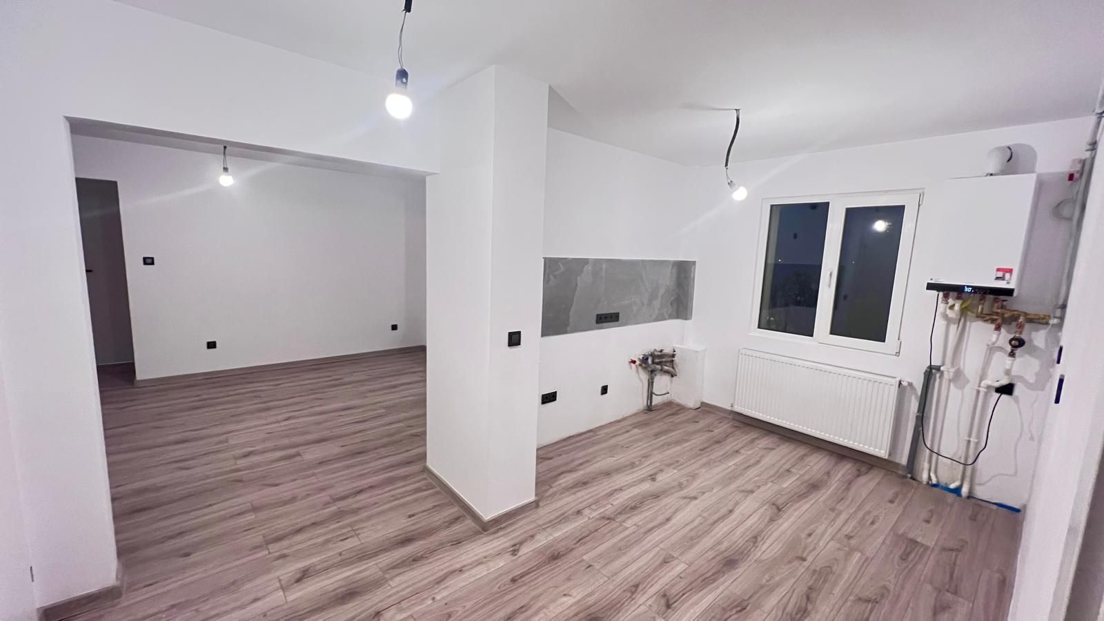 Apartament cu 3 camere de vanzare | Cartierul Manastur | Semidecomandat | - Poză 3