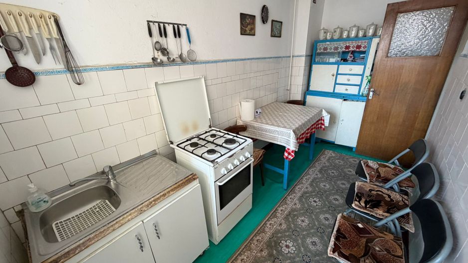 Apartament 3 camere, etaj 2 - zona Centru - Poză 4