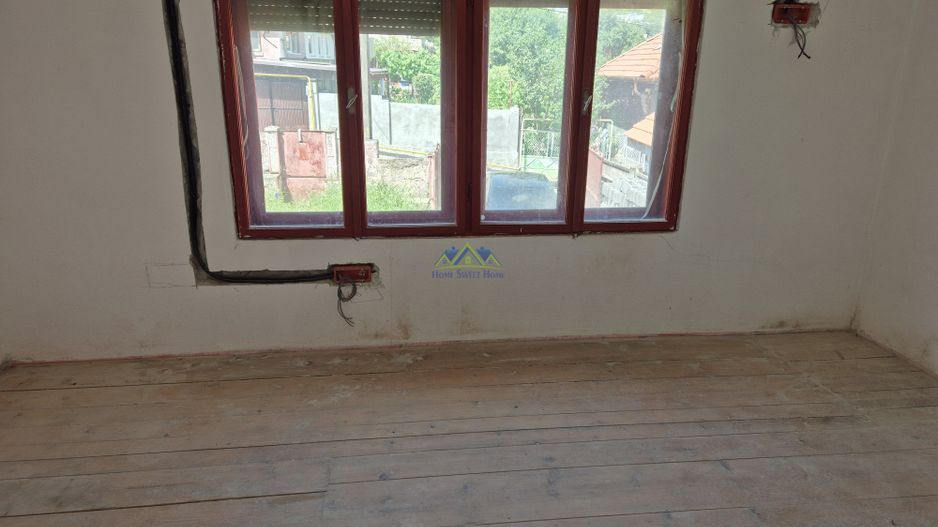 Vand casa 3 camere, garaj, curte, baie si buc, zona Gh. Apostol, 277mp - Poză 9