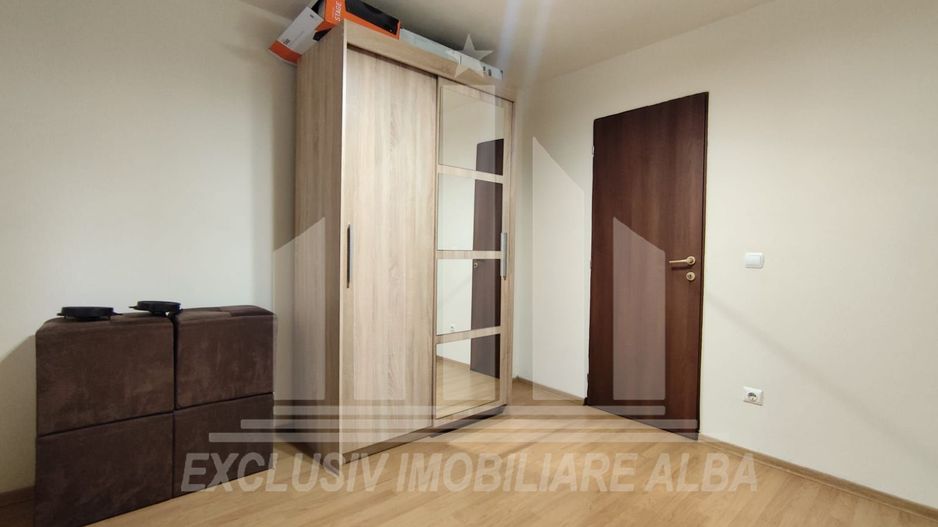 Apartament cu 3 camere de vanzare, Cetate - Poză 6