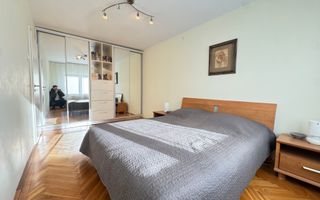 Apartament spatios cu 4 camere si garaj | Spitalul Judetean - Poză 4