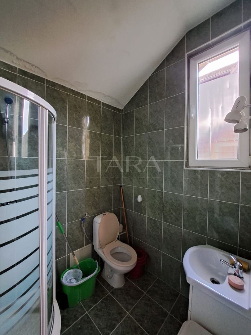 Casă cu 5 camere, zonă semicentrală, ideală pentru locuință sau birou. - Poză 7