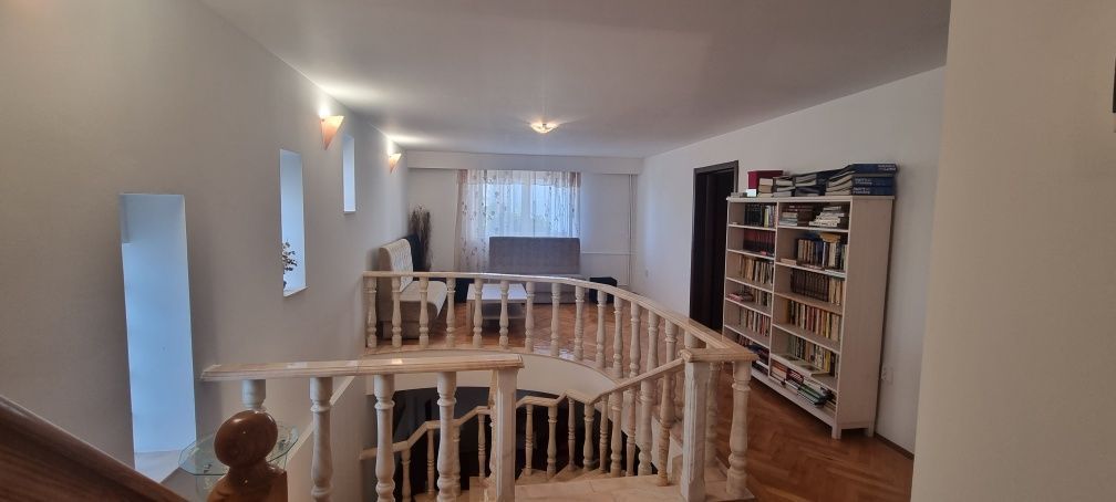 Vila spatioasa de inchiriat | Voluntari | garaj - Poză 1