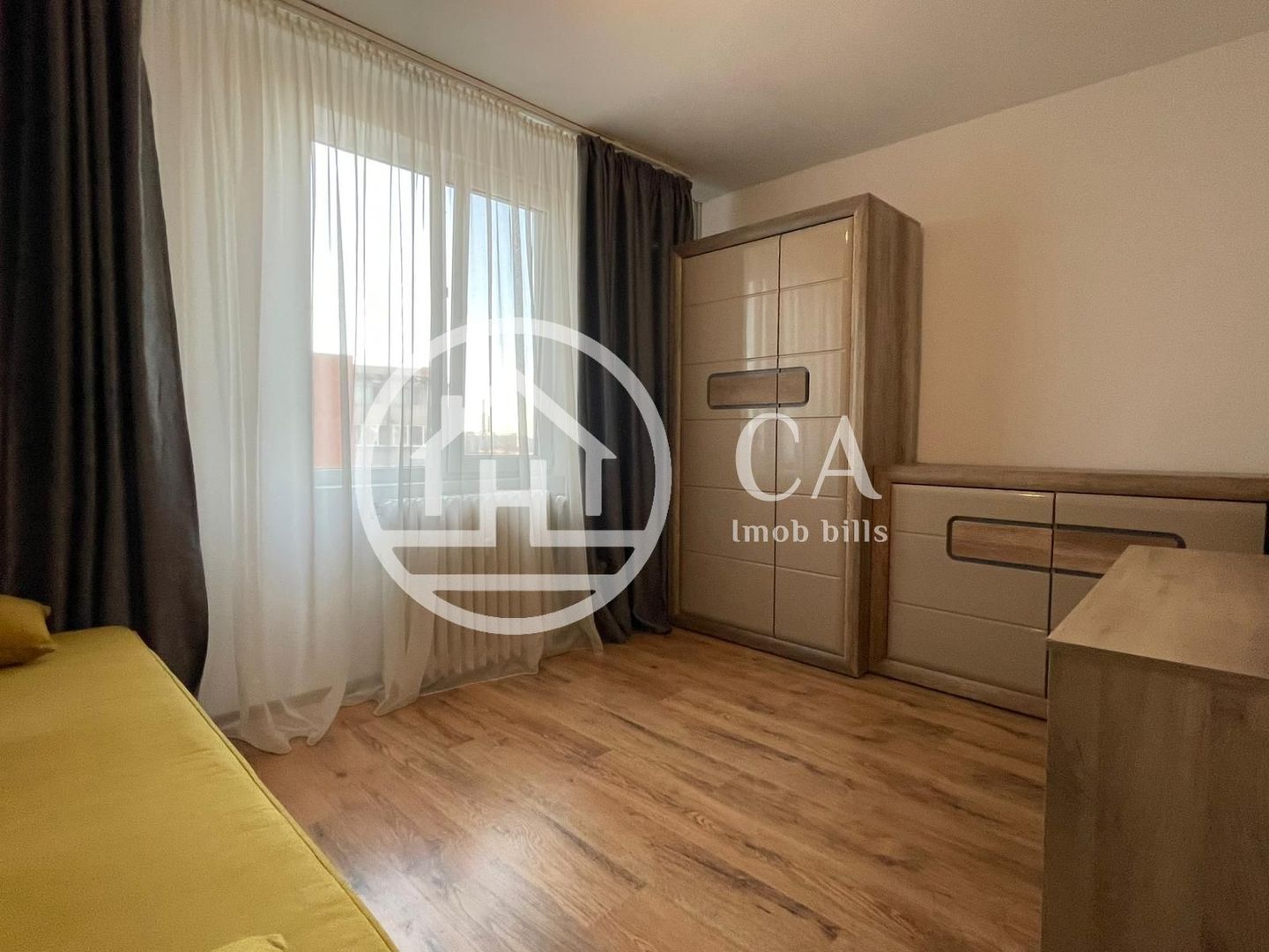 Apartament de inchiriat cu 3 camere in zona Decbal, Oradea. - Poză 2
