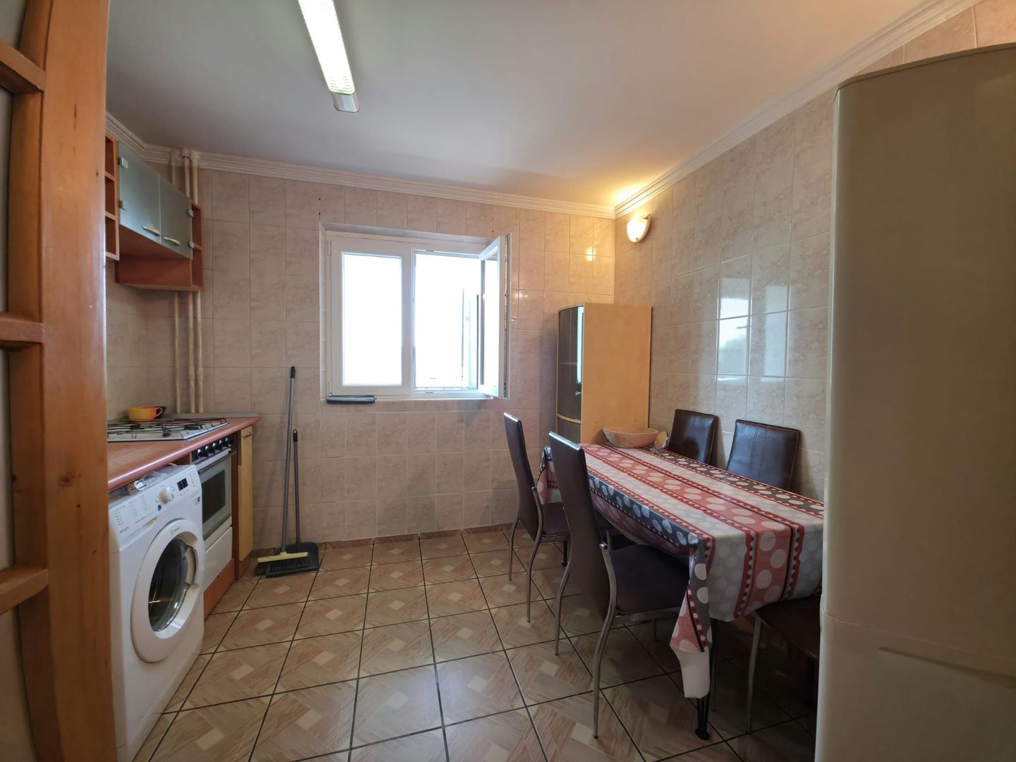 OFERTA! APARTAMENT 2 CAMERE DECOMANDAT BLOC 1980 UVERTURII - Poză 6