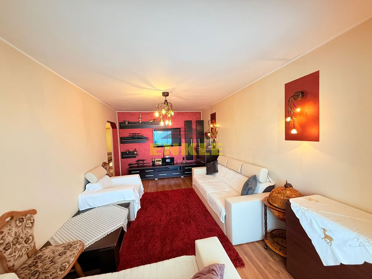 De vanzare apartament cu 3 camere, zona Mall. - Poză 2