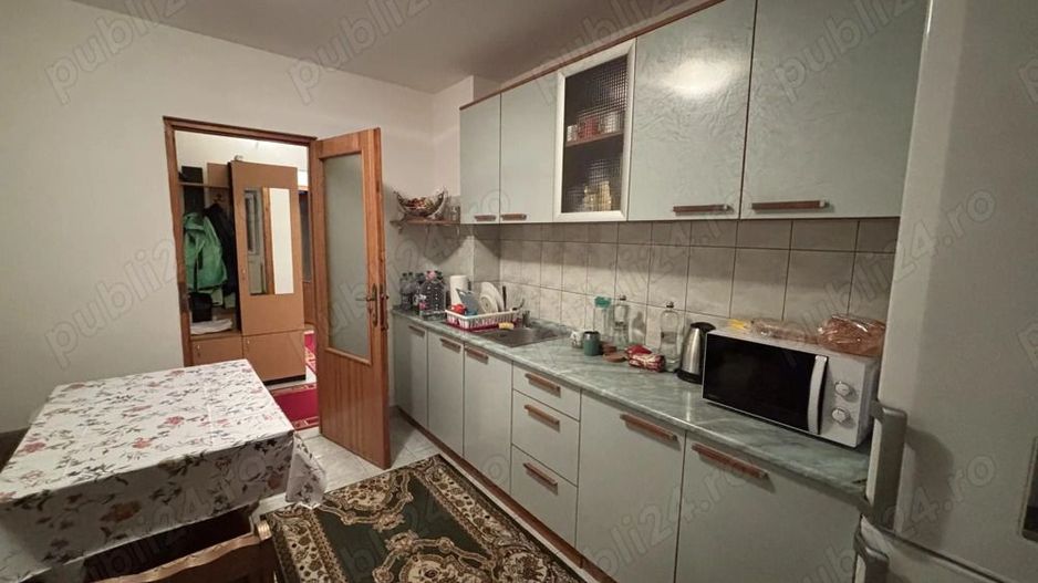 Apartament 3 camere zona Aradului parter cu balcon - Poză 3