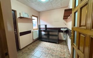 Casa + Spațiu comercial de vânzare în Onesti - Poză 14