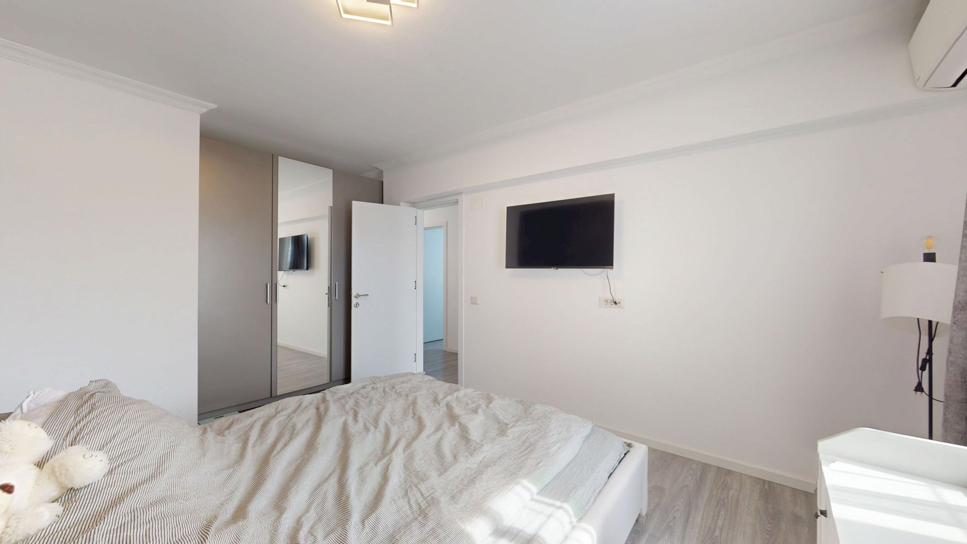 DOBROESTI - Ciresului | Vila tip Duplex - Curte + Parcari - Poză 21