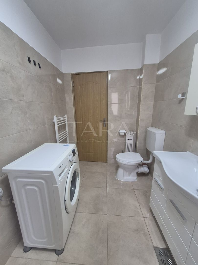 Apartament cu 3 camere și 2 locuri de parcare, zona Florilor. - Poză 7