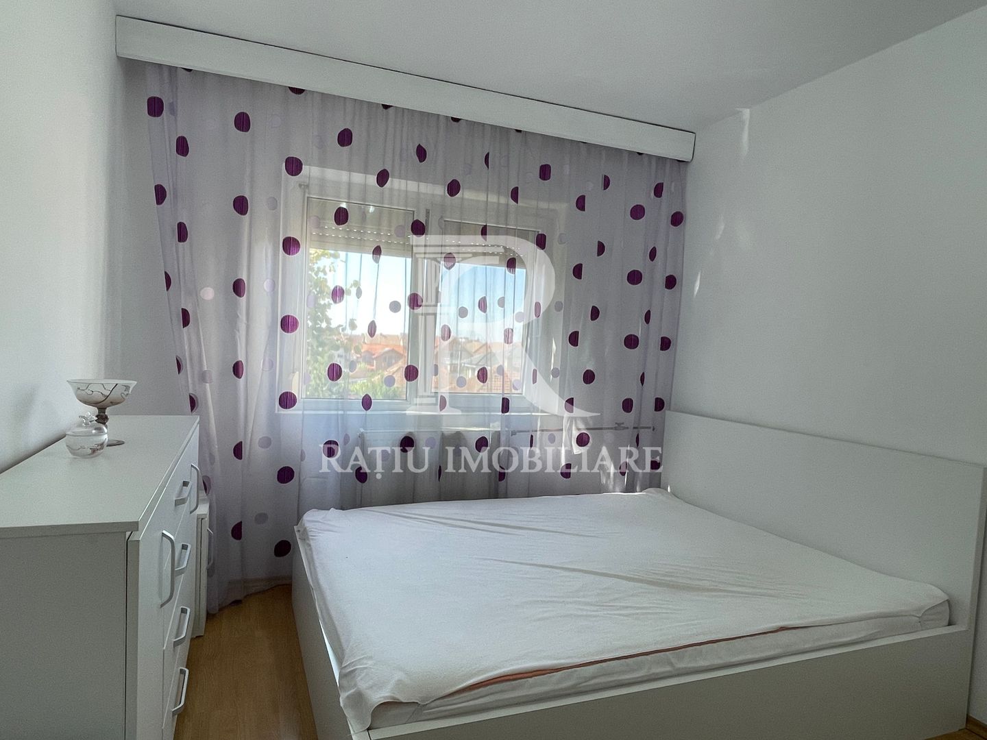 Apartament cu 3 camere | Decomandat | Parcare | Nufărul | Oradea - Poză 9
