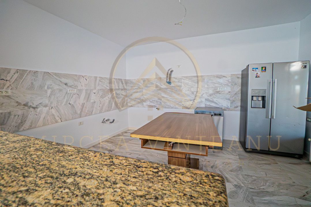 Lazu - Vila de vânzare compusă din P+1E+M. - Poză 8