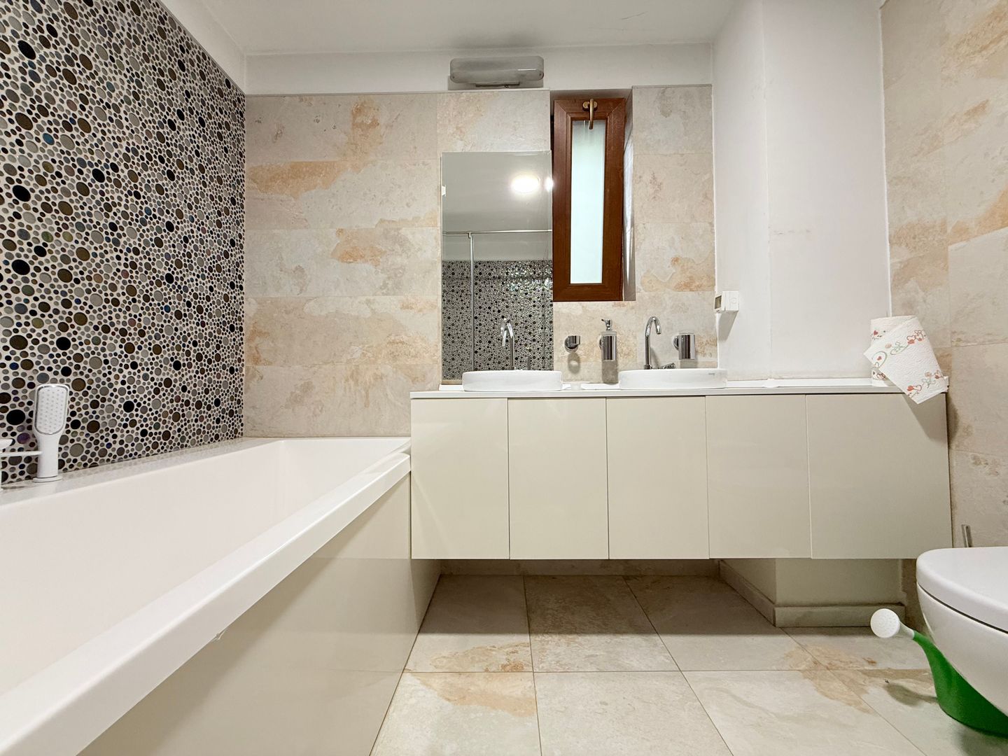 Vilă elegantă cu teren de aproximativ 1.000 mp - Poză 32