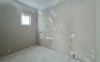 Casa tip duplex, la alb - Sura Mica - COMISION 0 - Poză 14