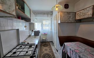 De vânzare apartament 4 camere Careiului Satu Mare - Poză 2