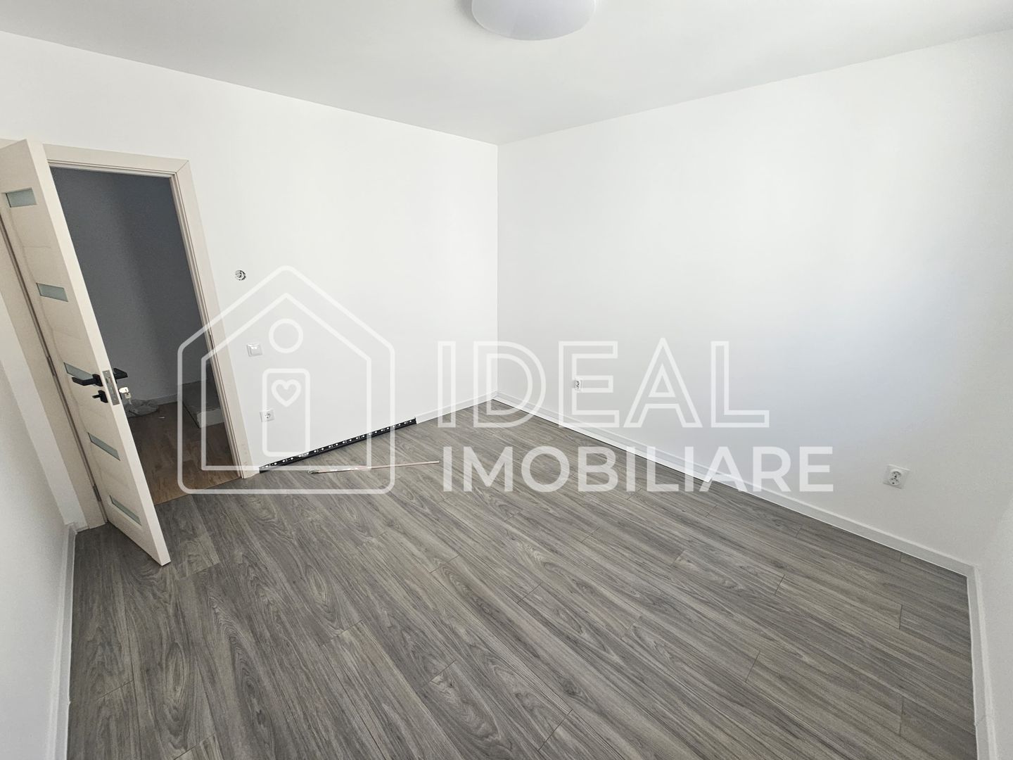 Casa cu 4 camere LA CHEIE in Calea Cisnadiei, zona Casa de Apa - Poză 5