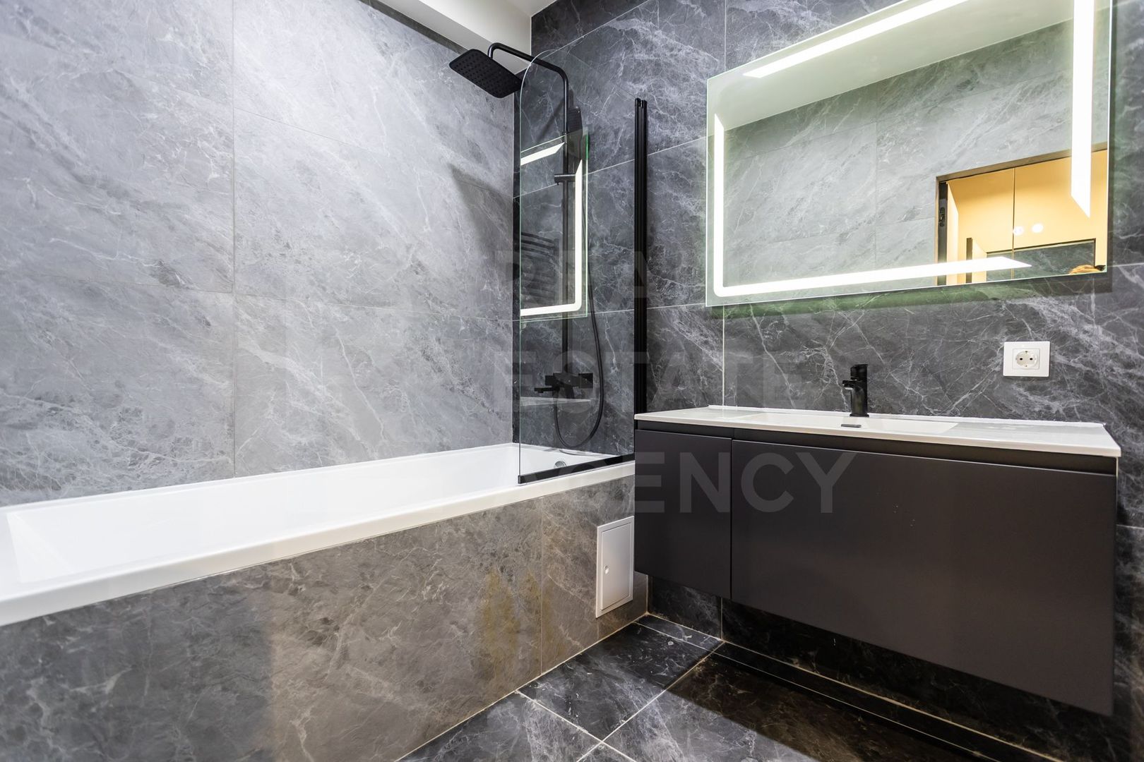 Vânzare apartament 2 camere,strada Alba Iulia, Buiucani. - Poză 20