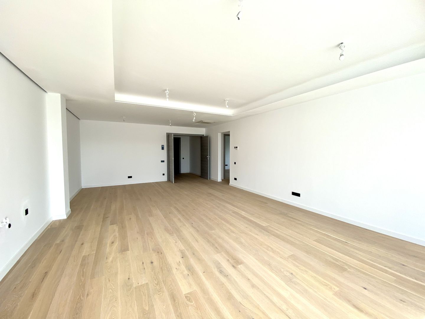 Apartament 3 camere de vanzare - Barbu Vacarescu - Poză 4