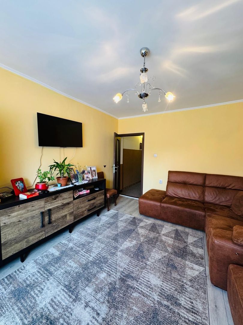 Casa P+E cu teren ULTRACENTRAL - Poză 2