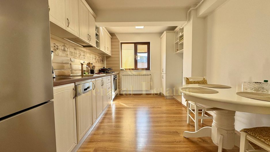 Vânzare apartament cu 3 camere - 130 m.p - în Zona CUG, Iași. - Poză 18