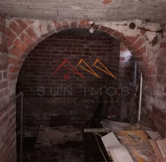 Casa 3 camere, ultracentral, fara trafic auto, Campina, Prahova - Poză 7