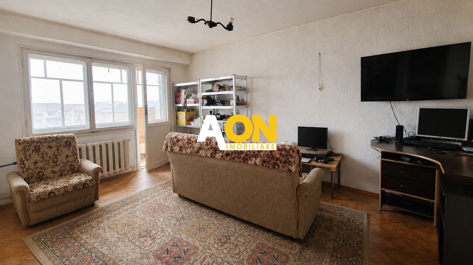 Apartament 3 Camere | 65 mp | Etaj Intermediar | Zona Cetate - Poză 1
