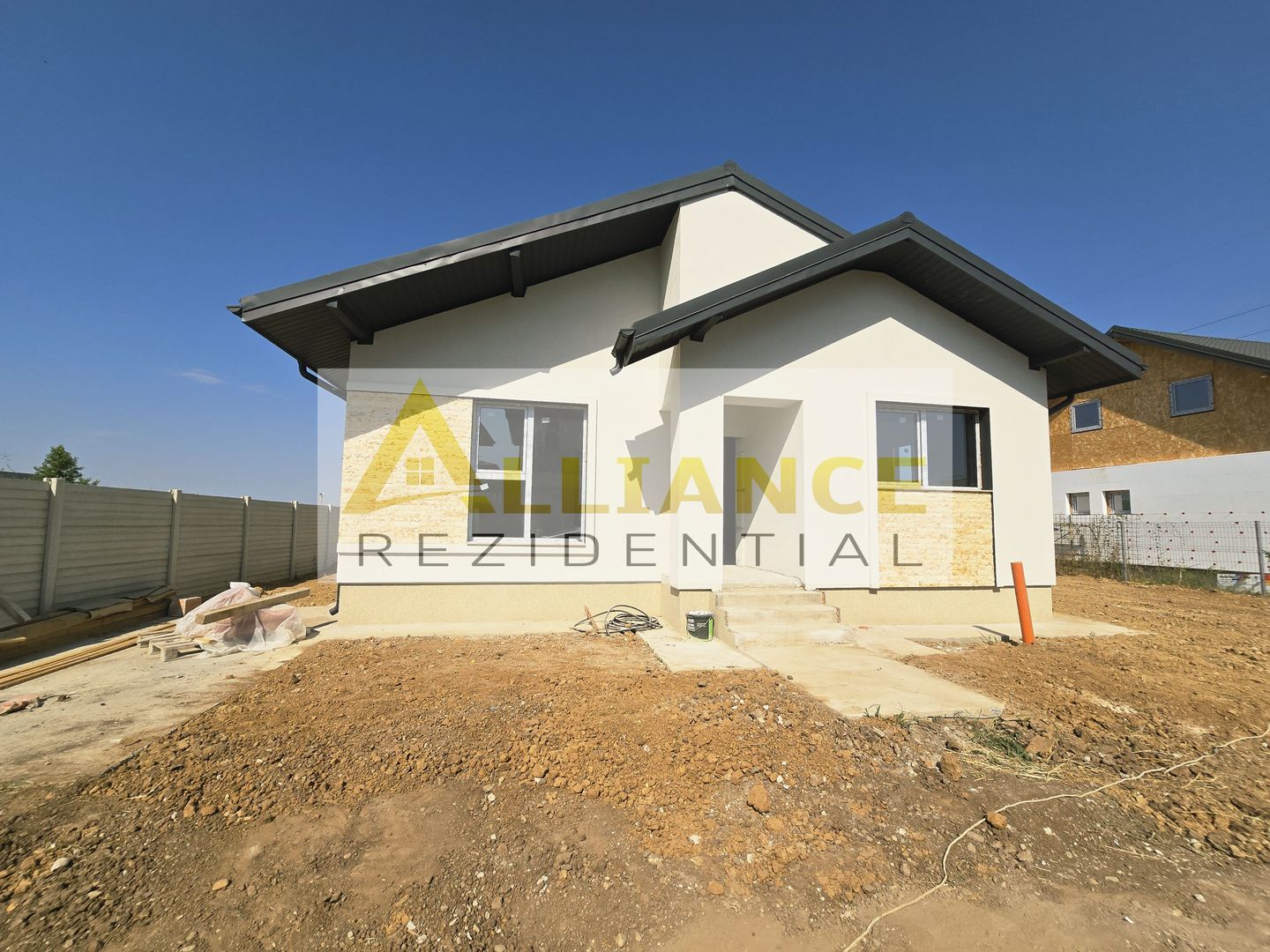 Casa parter-410mp teren-beci-pod-geamuri tripan-placa de beton - Poză 1