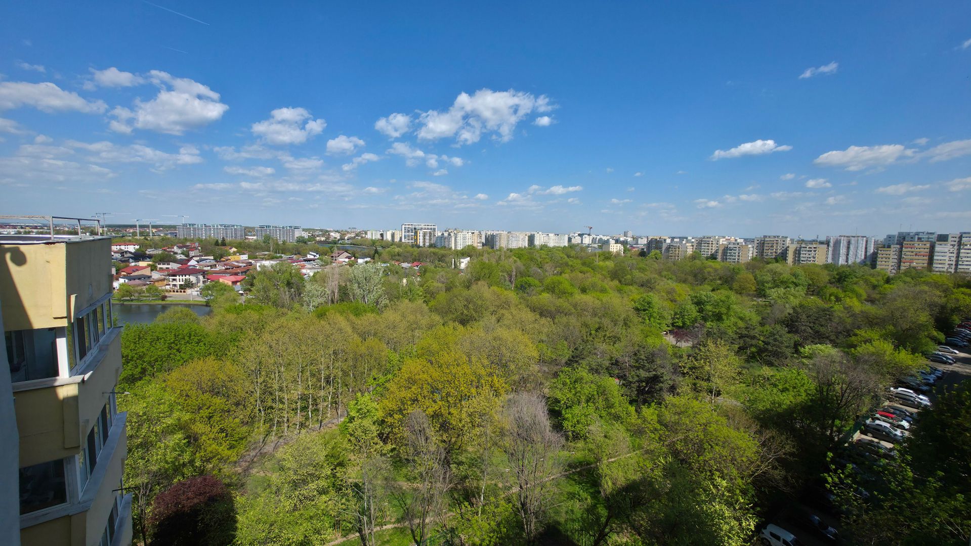 Apartament 4 camere, 2 băi, 2 balcoane, bloc reabilitat - Poză 1