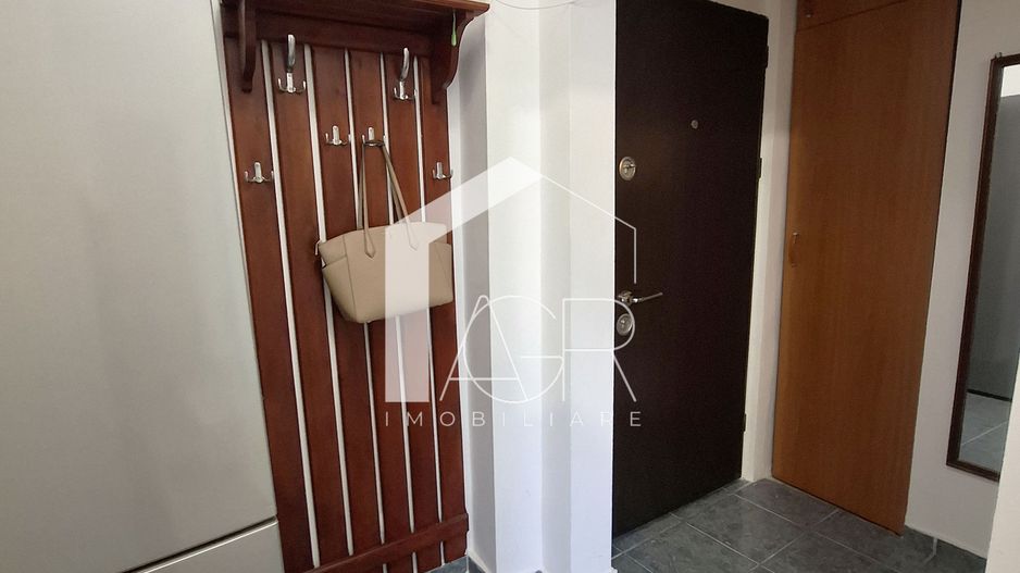 Garsoniera, etajul 1, zona Malu Rosu - Poză 7
