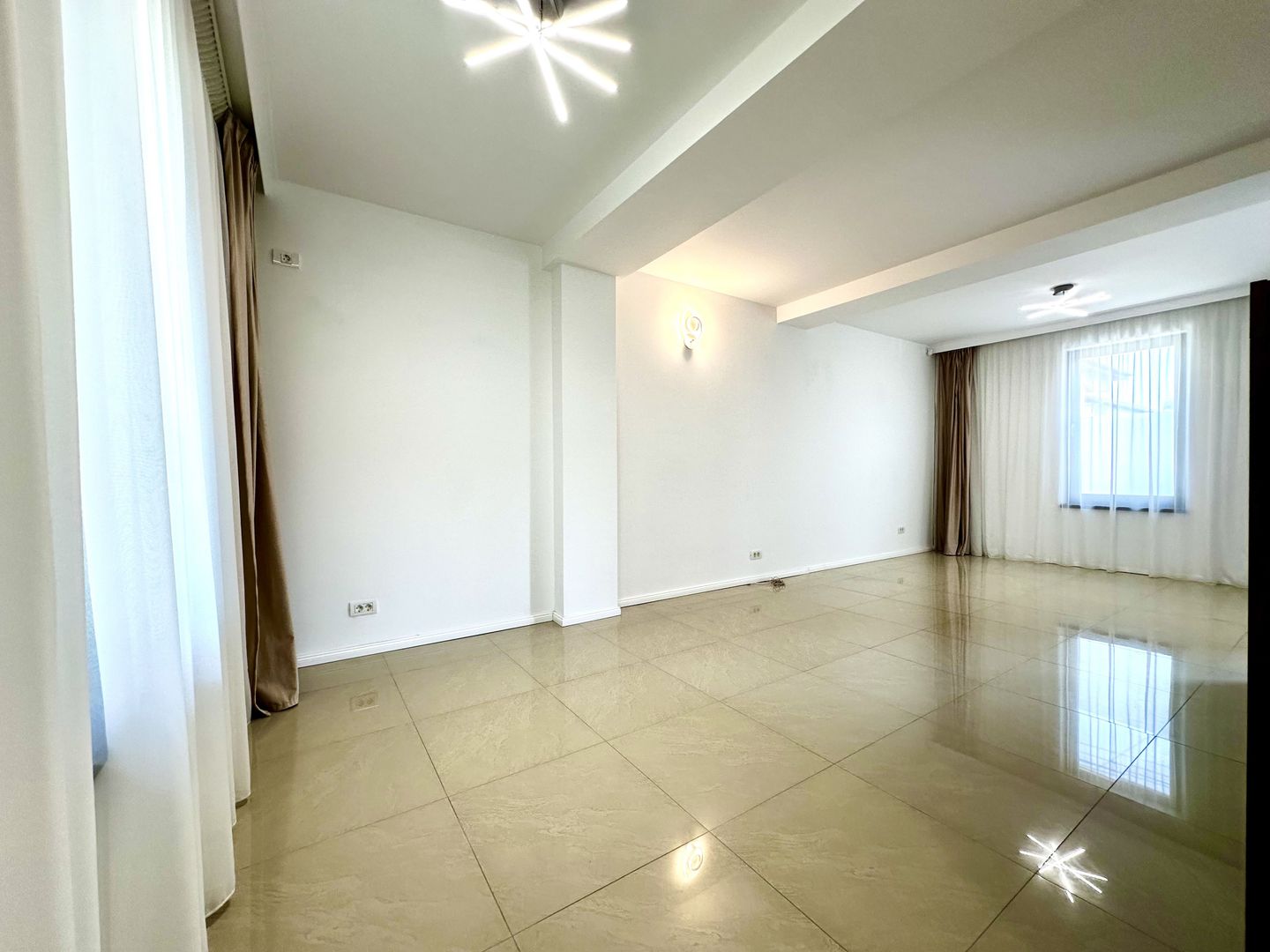 Casa de inchiriat la Liziera Pădurii - intrarea in Dumbrăvița - Poză 6