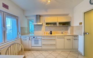 Apartament spatios cu 4 camere si garaj | Spitalul Judetean - Poză 14