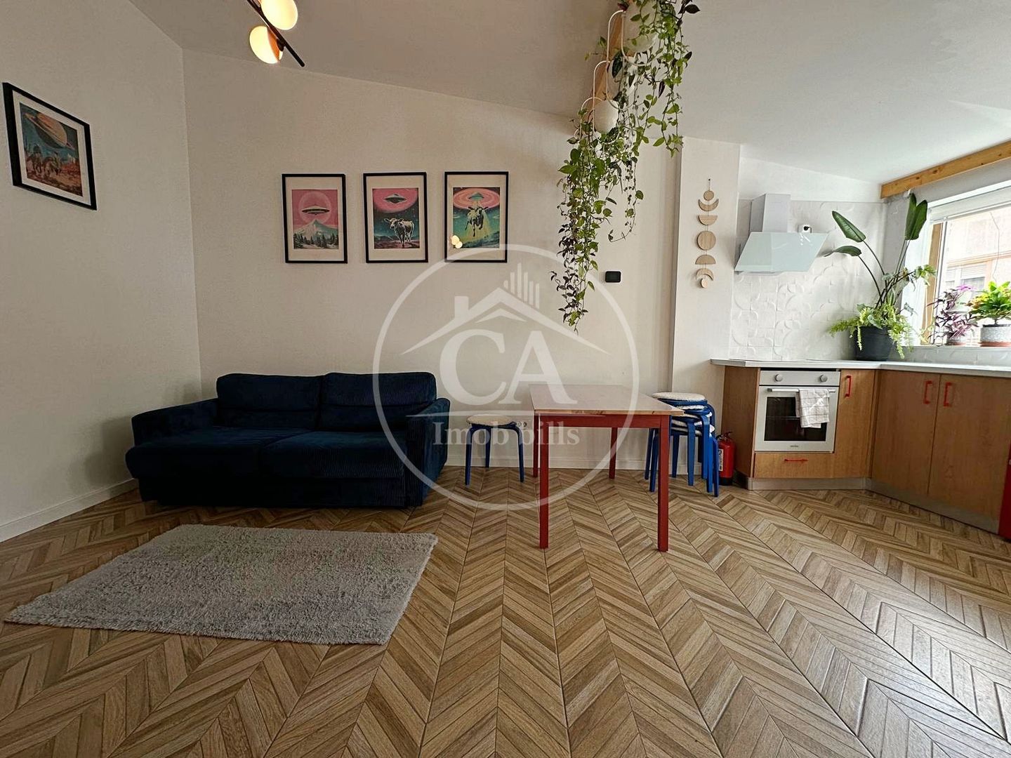 Casa de vanzare cu 3 camere zona Centrala, Oradea - Poză 2
