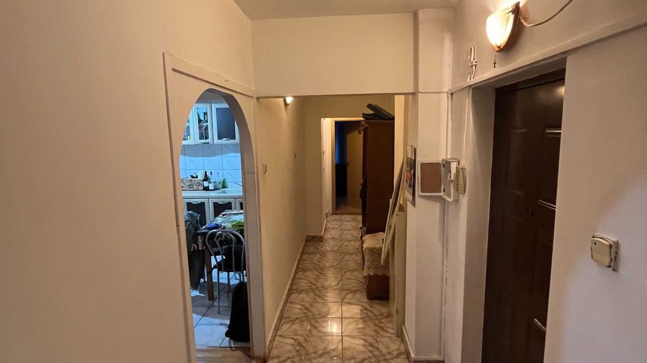 apartament decomandat cu 4 camere - Poză 5