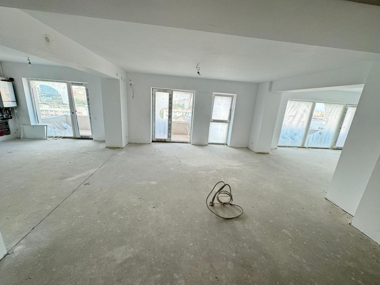 Duplex 5 camere 251 MP 8 Parcari Ștefan cel Mare - Parcul Circului - Poză 1