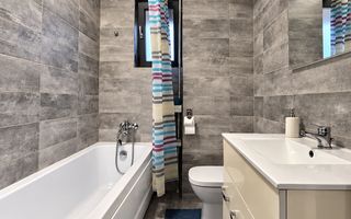 Valea Adanca - 2 camere + curte - decomandat - 399 euro - Poză 7