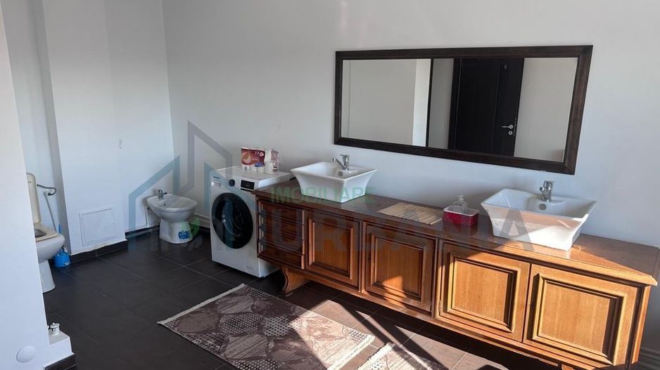 Apartament renovat, decomandat, 3 camere, de închiriat în Iași - Poză 3