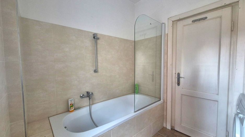 Apartament in casă, într-o zonă exclusivistă, priveliște deosebită. - Poză 18