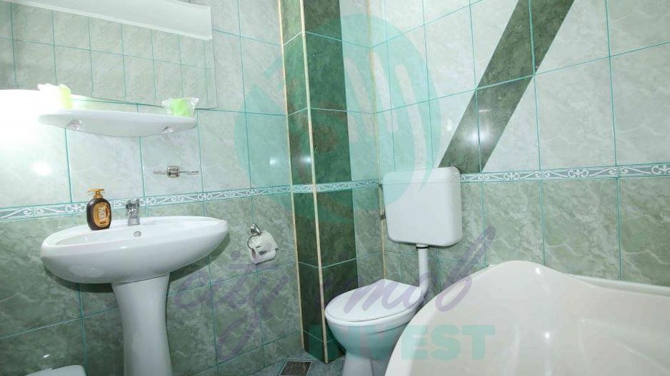 Vila cu 24 de camere cu priveliste superba ideal investitie in PREDEAL - Poză 14