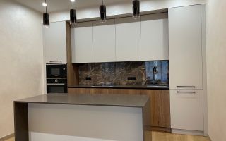 Chirie, apartament 3 camere, strada Ciuflea, Centru - Poză 1